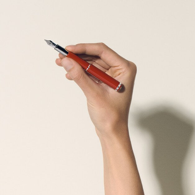 Montblanc Heritage Rouge et Noir „Baby“ Special Edition Korallfarbener Füllfederhalter
